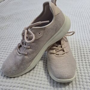 FLX Pink Tennis Shoes. Wool Style Size 8.5
